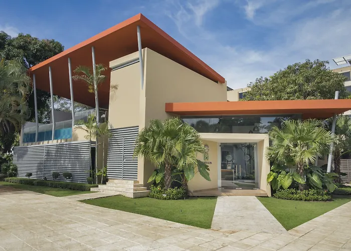 El Embajador, A Royal Hideaway Hotel