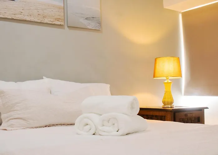 Malecon Premium Rooms & Hotel